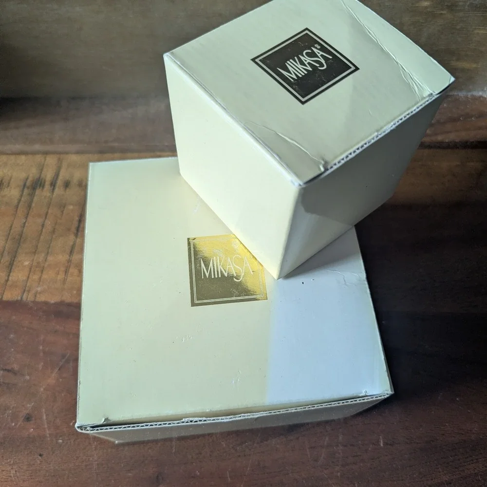 VTG Mikasa Holiday Elegance‎ Fine China Gold Ribbon Gift Box Candle Holder FK001